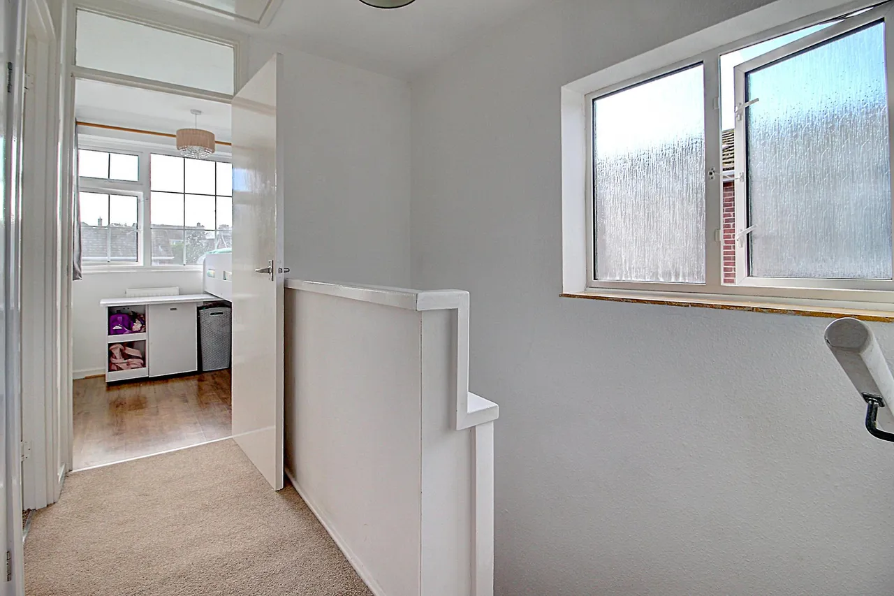 Kestrel Road, Basingstoke, RG22, photo 13