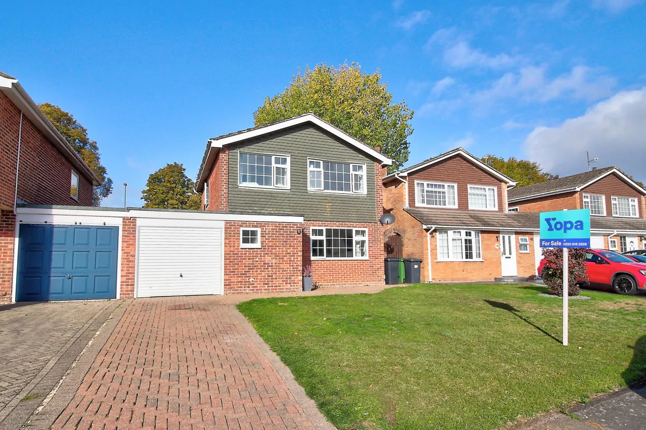 3 bed house for sale, Kestrel Road, Basingstoke, RG22