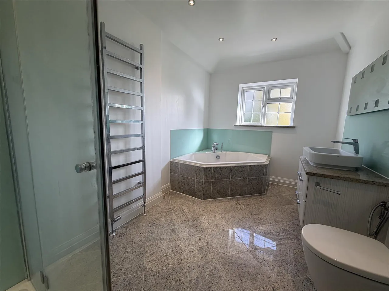 Vine Lane, Uxbridge, photo 6