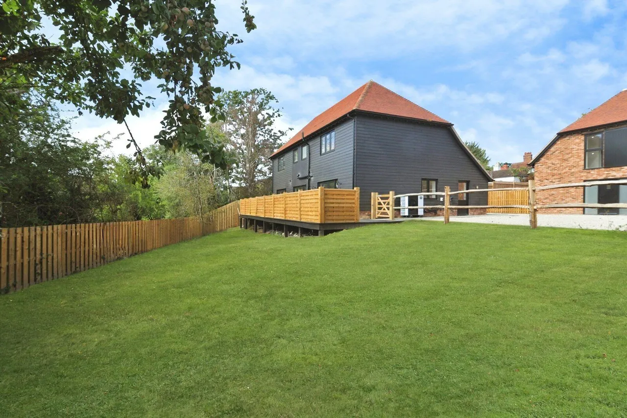 Highgate Hill, Hawkhurst, TN18, photo 5