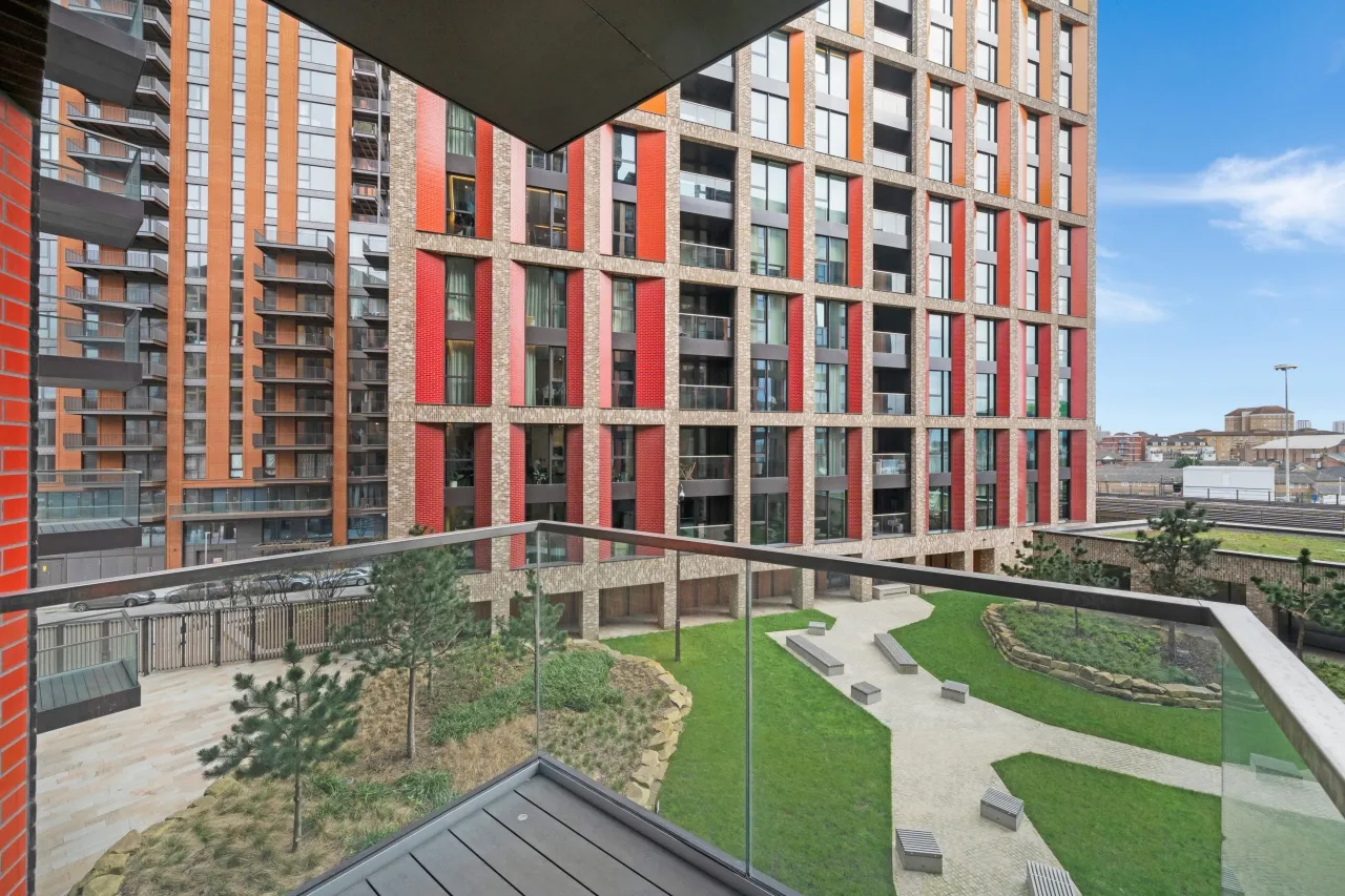 The Residence, Charles Clowes Walk, Nine Elms, London, SW11, photo 7