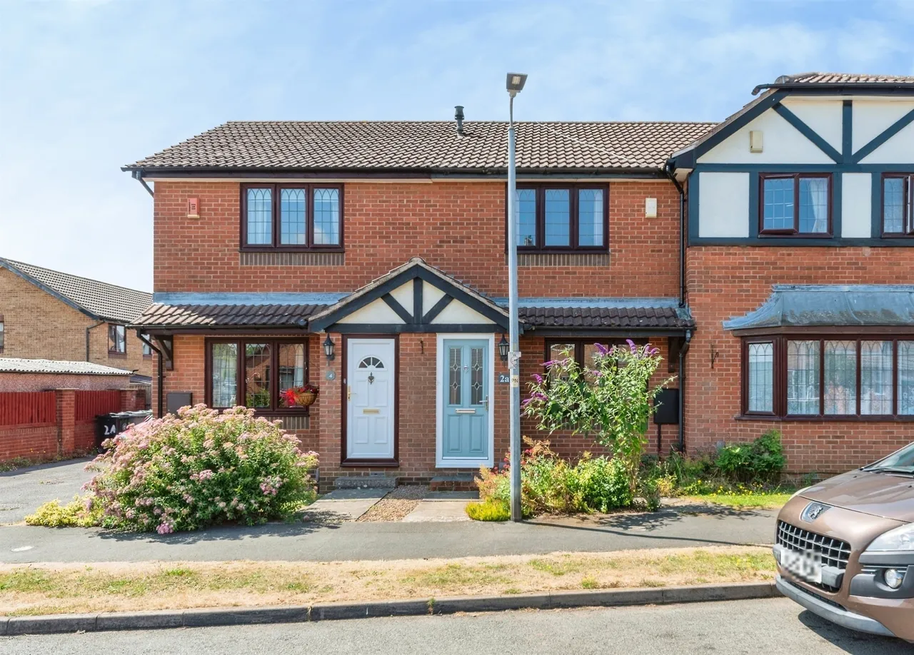 2 bed house for sale — Worcester Road, Grantham