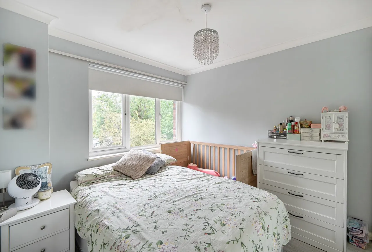 The Avenue, Worcester Park, KT4 7ER, photo 8