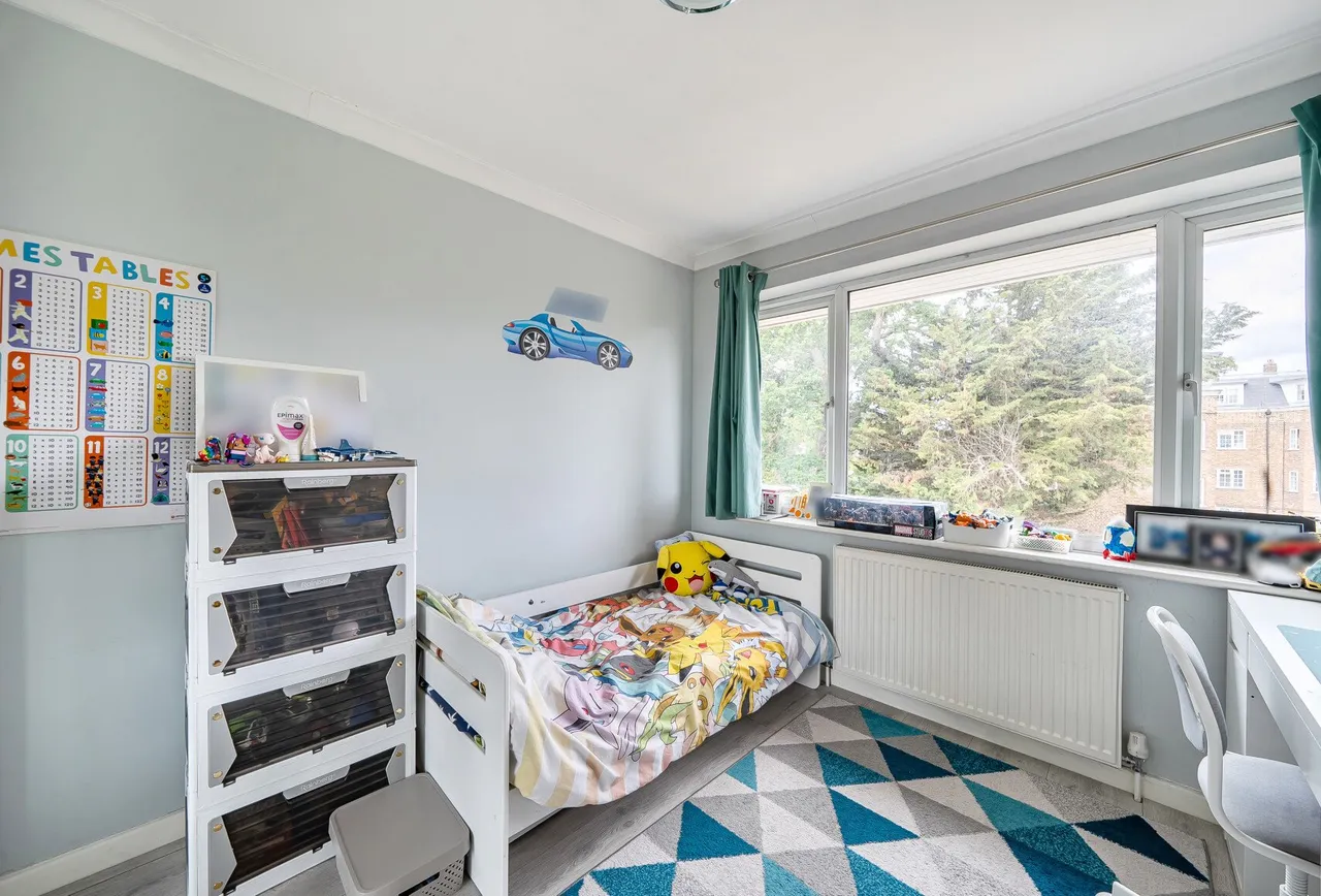 The Avenue, Worcester Park, KT4 7ER, photo 9