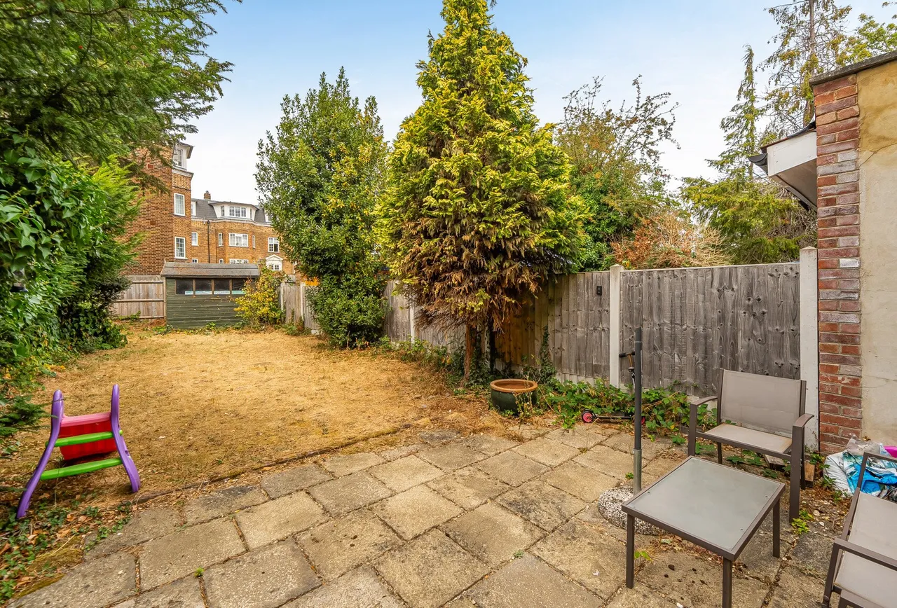 The Avenue, Worcester Park, KT4 7ER, photo 12