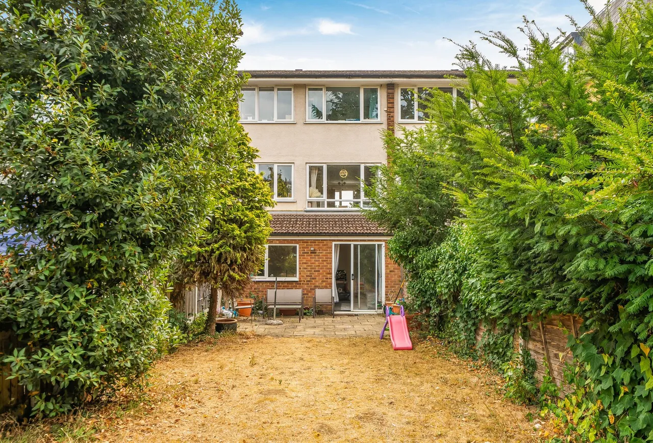 The Avenue, Worcester Park, KT4 7ER, photo 13
