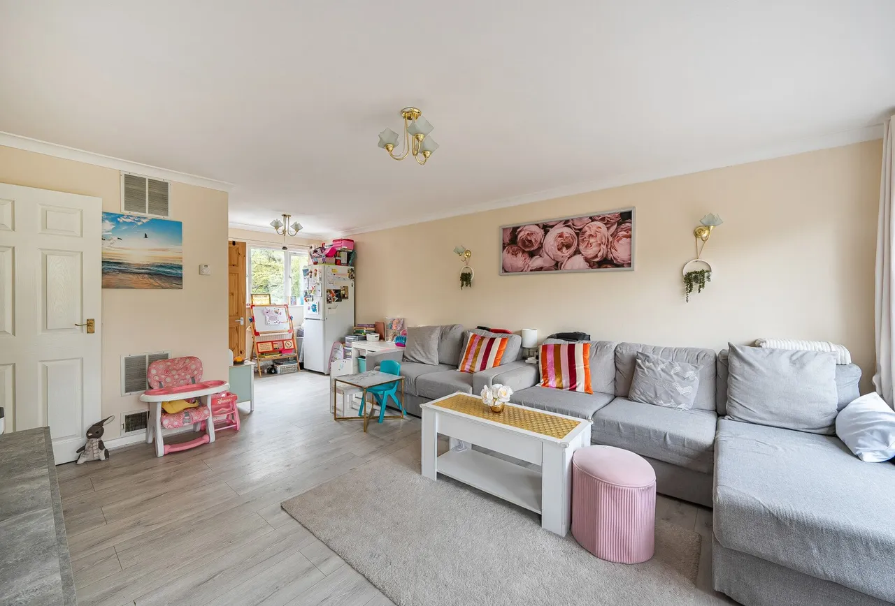 The Avenue, Worcester Park, KT4 7ER, photo 6