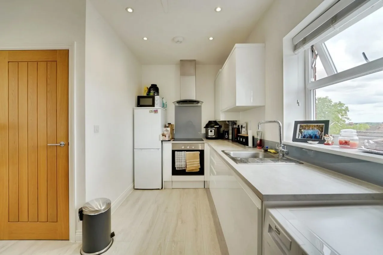 Goldington Avenue, Bedford, photo 7