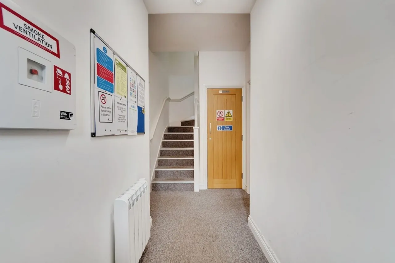 Goldington Avenue, Bedford, photo 3