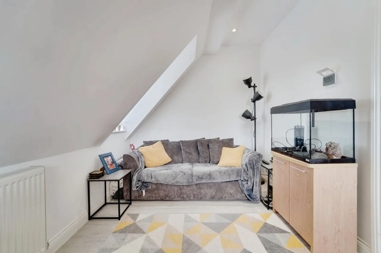 Goldington Avenue, Bedford, photo 9