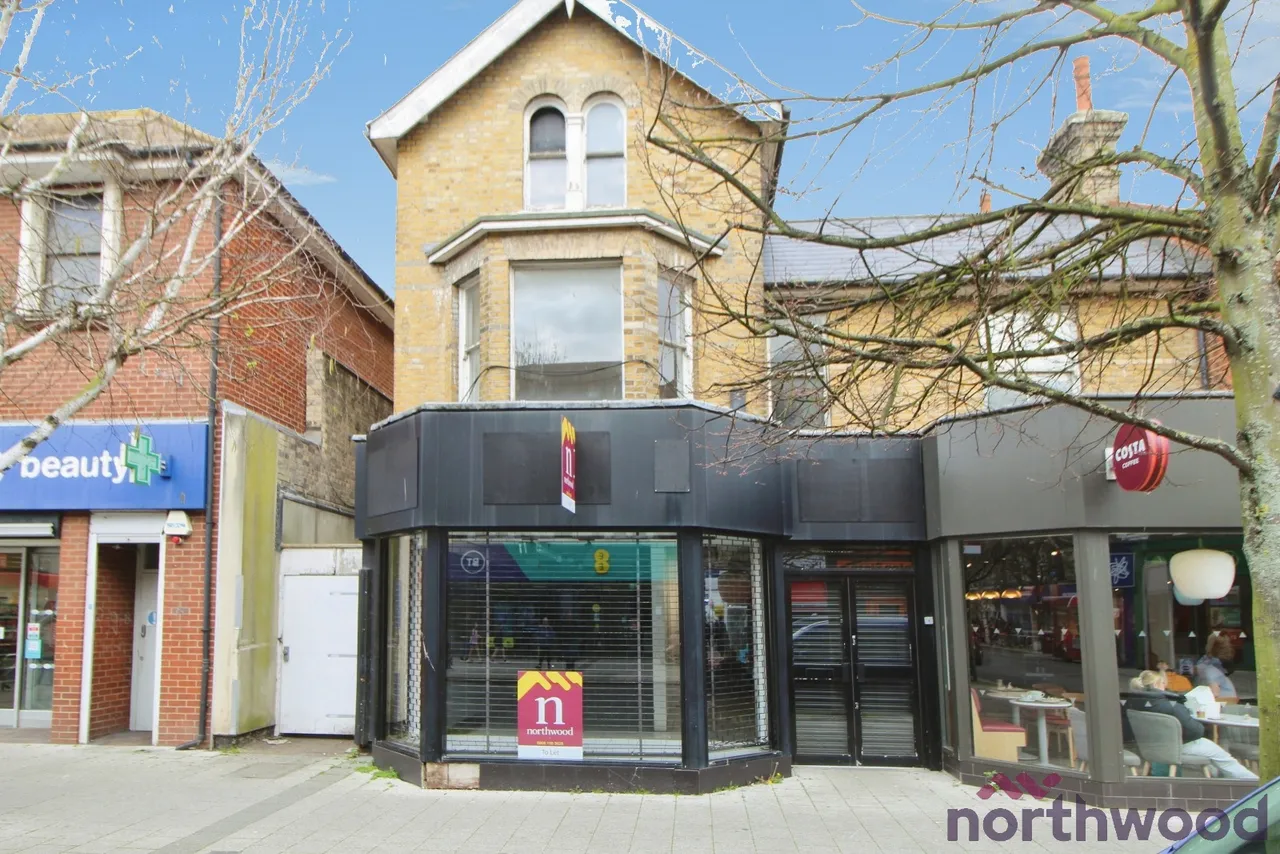 commercial property to rent, Pier Ave, Clacton-On-Sea, CO15