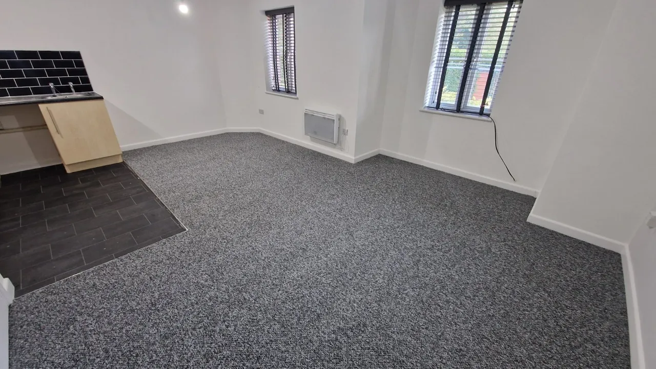 Hilton Place, Bilston, WV14, photo 4