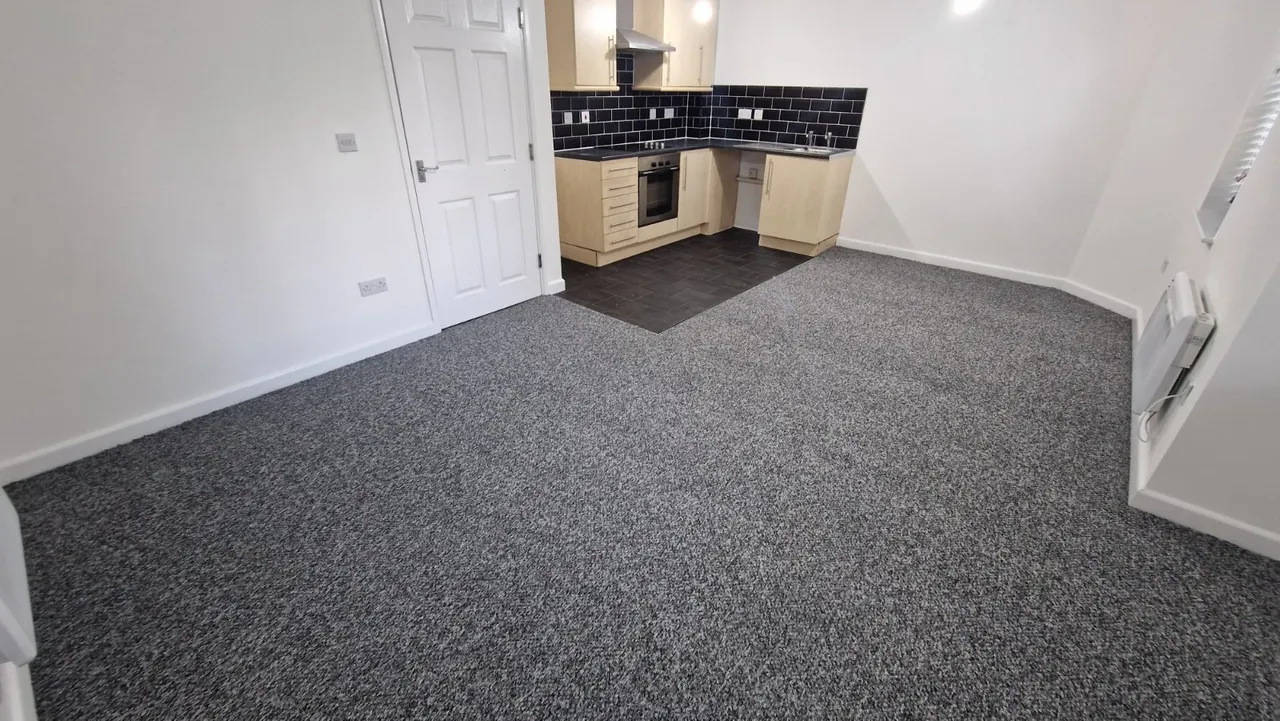 Hilton Place, Bilston, WV14, photo 5