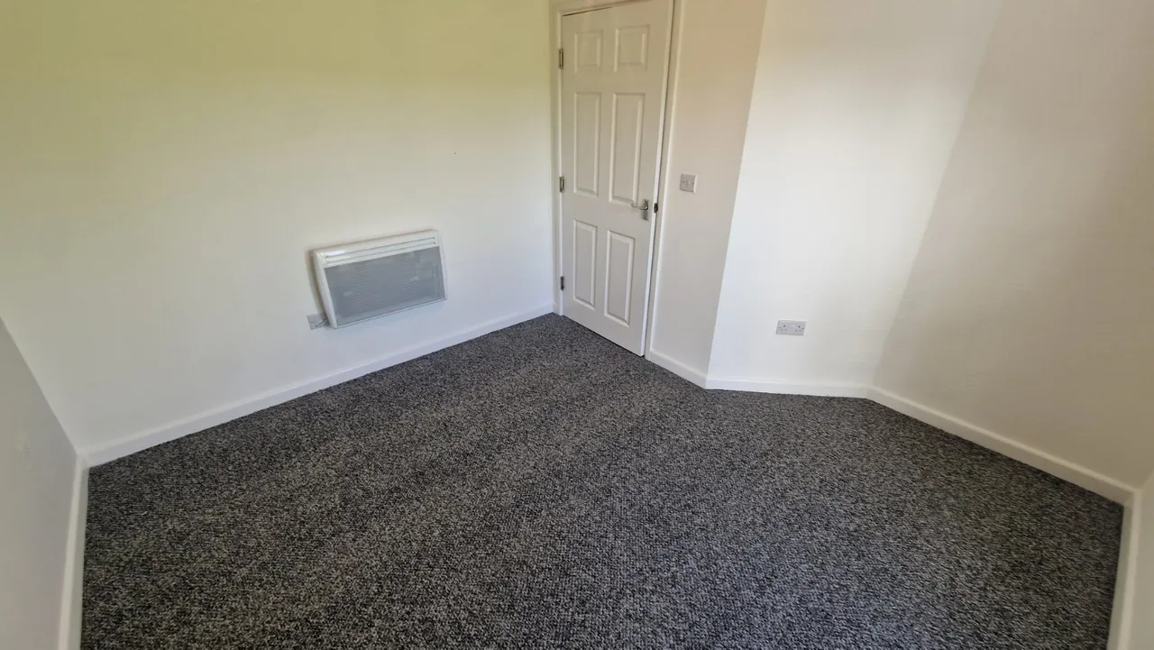 Hilton Place, Bilston, WV14, photo 6