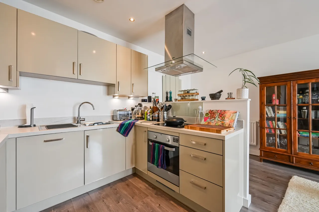 Flat 62, Boyd Building, 13 Hudson Way, London, photo 2