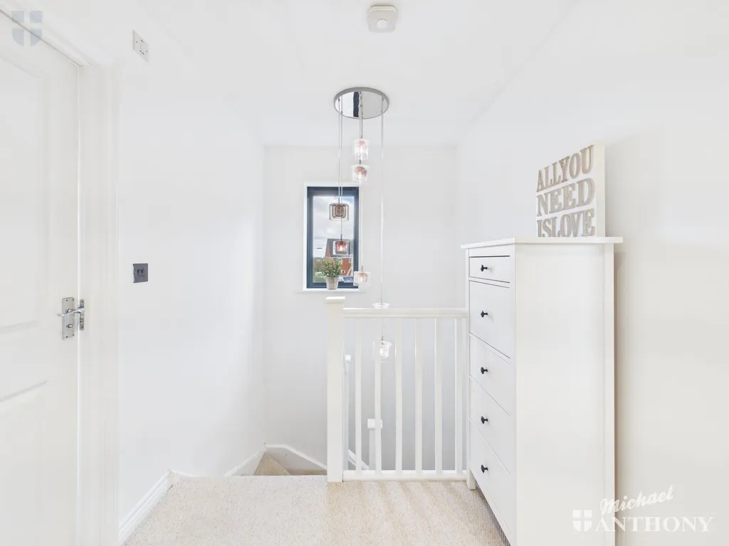 Sierra Drive, Aylesbury, HP18, photo 12