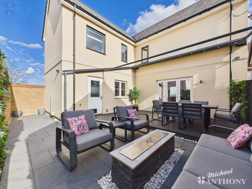 Sierra Drive, Aylesbury, HP18, photo 4