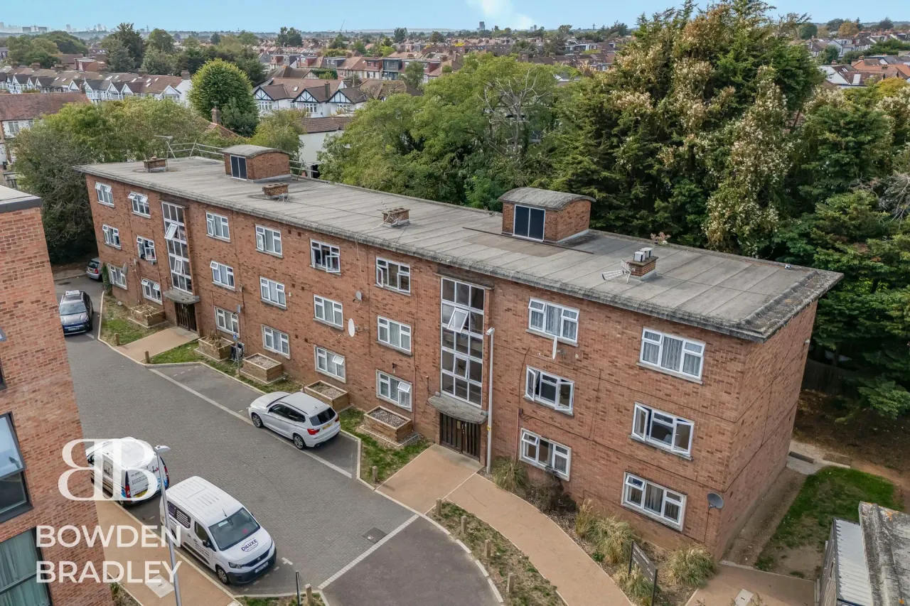 Cranbrook Road, Barkingside, IG6, photo 35