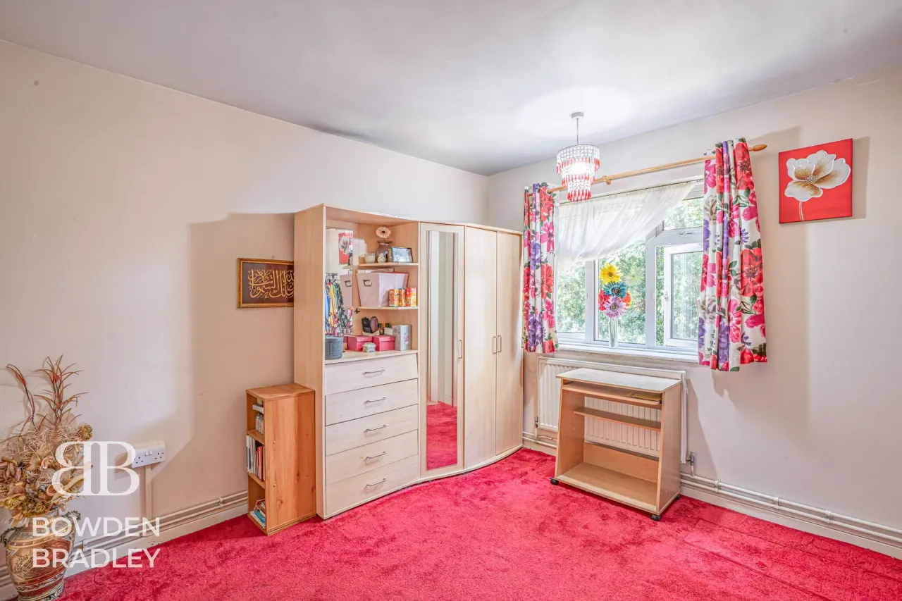Cranbrook Road, Barkingside, IG6, photo 13