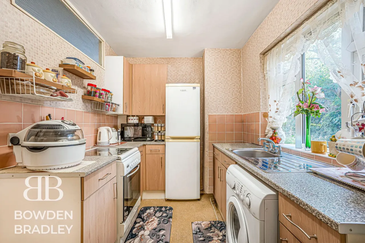 Cranbrook Road, Barkingside, IG6, photo 25