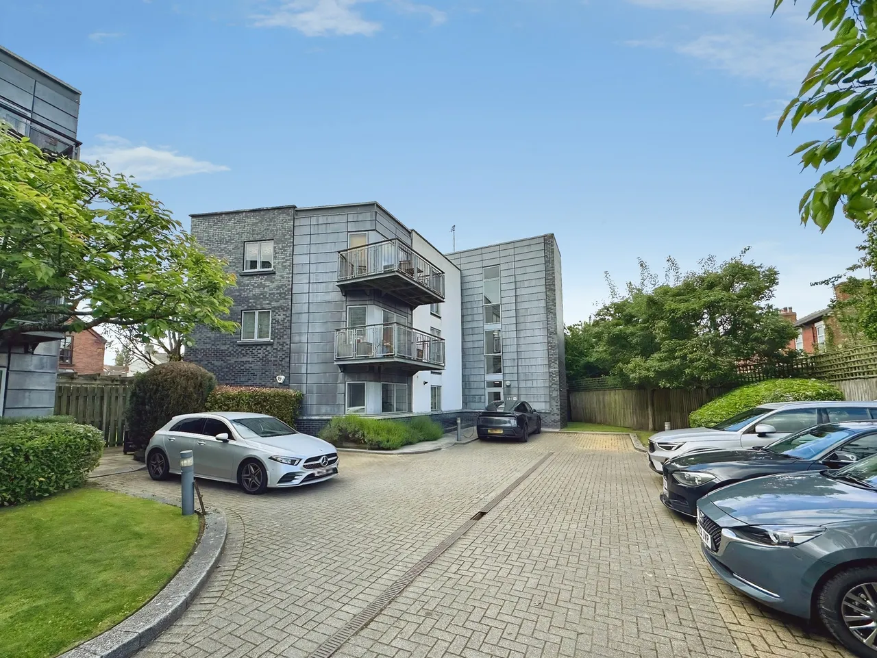 2 bed flat for sale, Barlow Moor Road, Chorlton, M21
