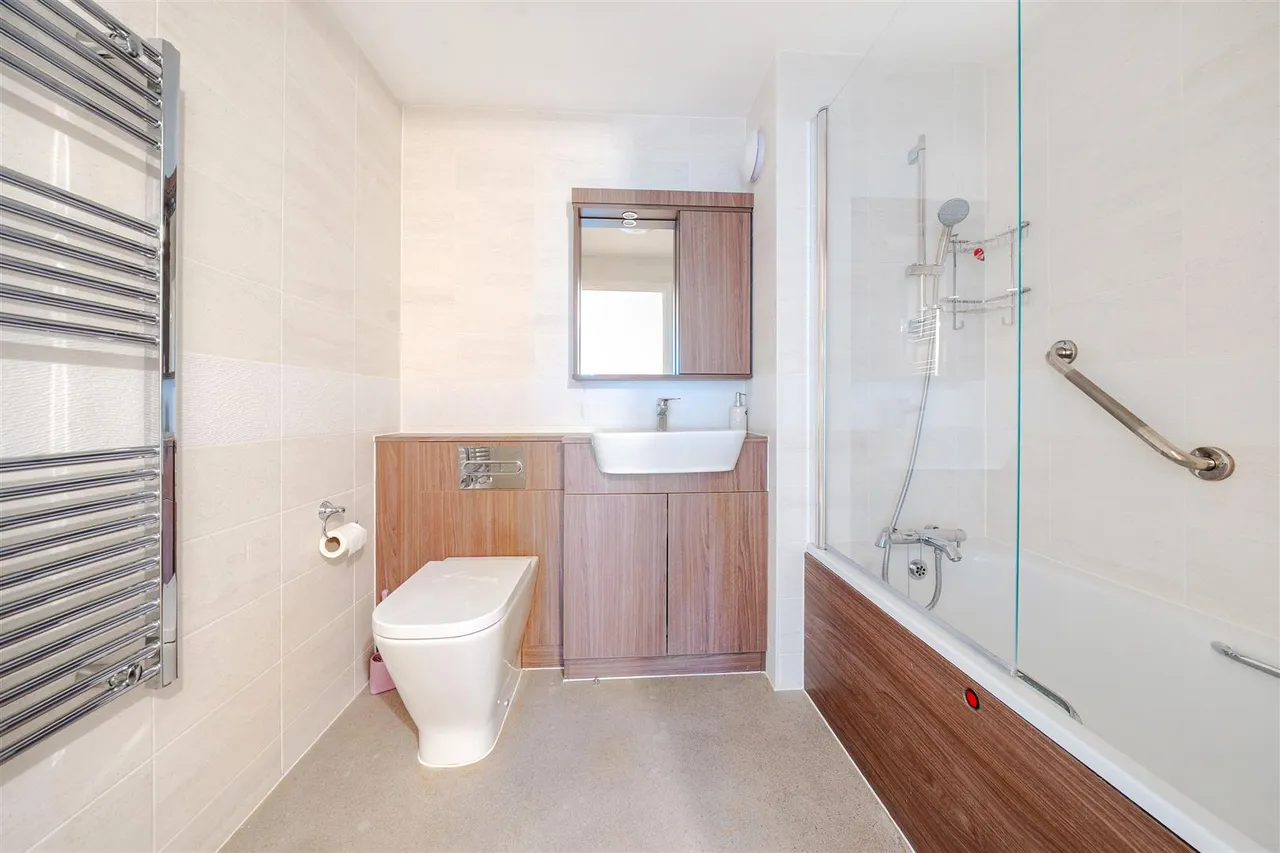 Laindon Road, Billericay, CM12, photo 9