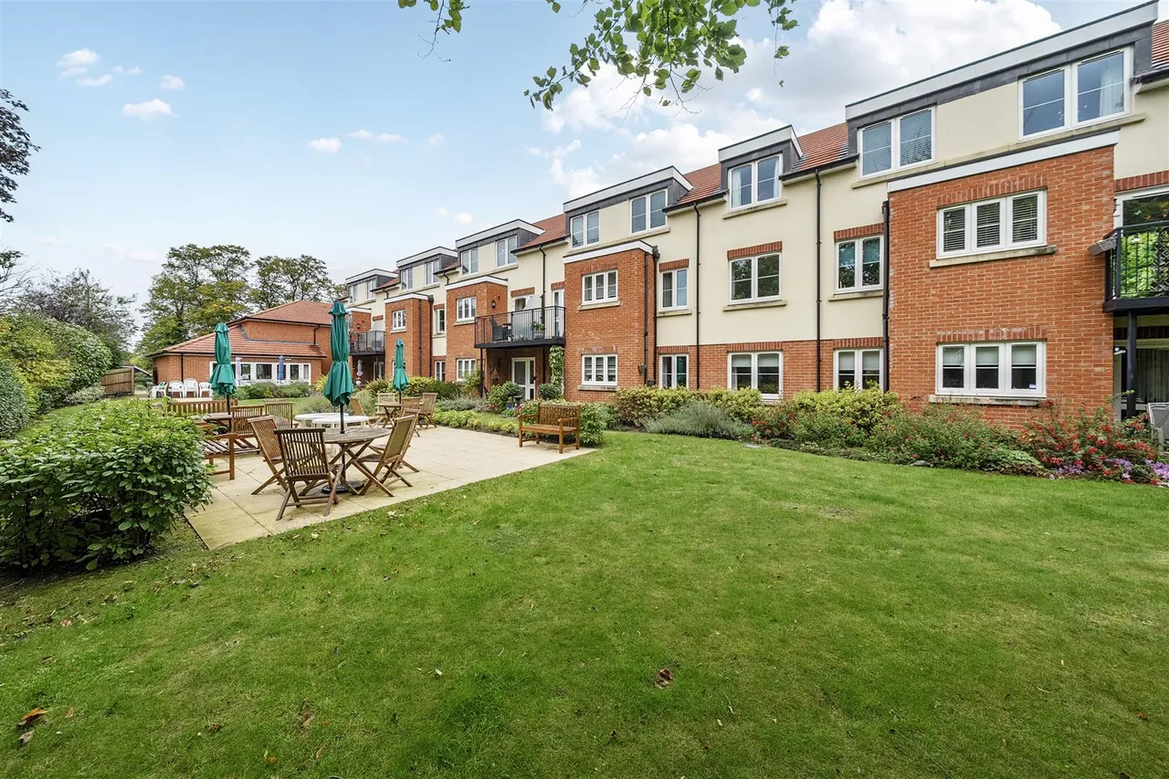 2 bed flat for sale, Laindon Road, Billericay, CM12