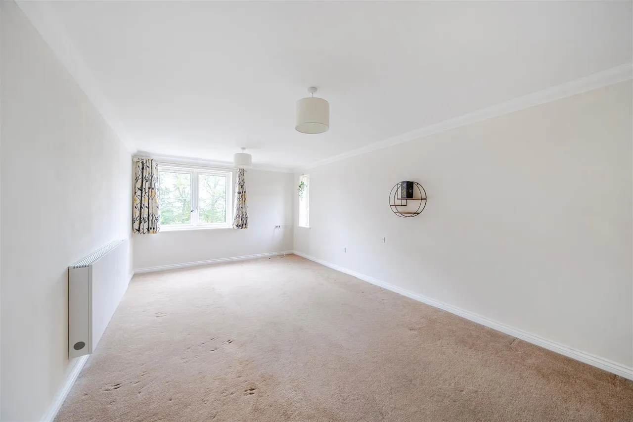 Laindon Road, Billericay, CM12, photo 2