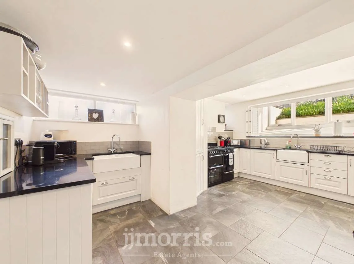 Long Street, Newport, Pembrokeshire, SA42 0TL, photo 11