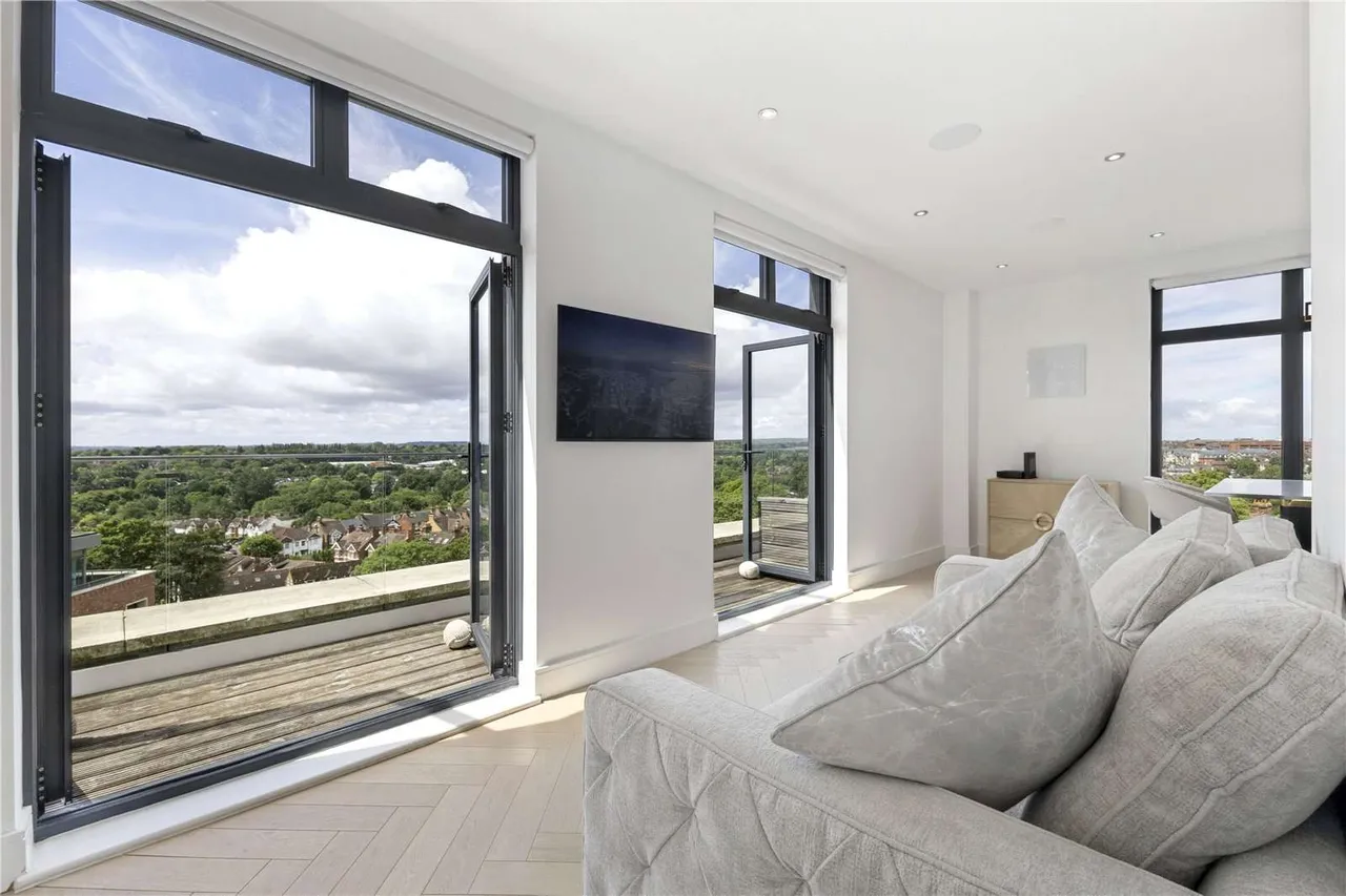 Grosvenor Road, St. Albans, Hertfordshire, AL1 3UP, photo 5