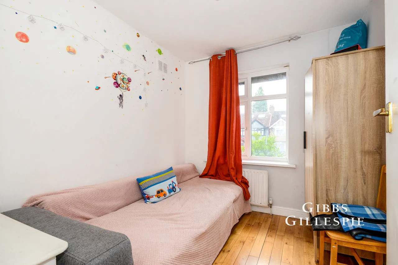 Roxeth Green Avenue, Harrow Fees Apply, HA2, photo 6
