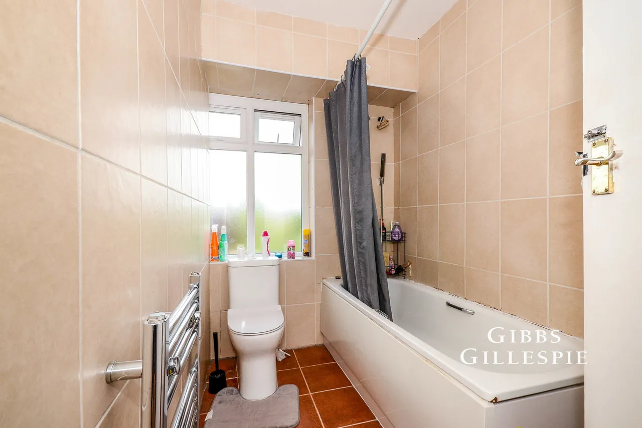 Roxeth Green Avenue, Harrow Fees Apply, HA2, photo 7