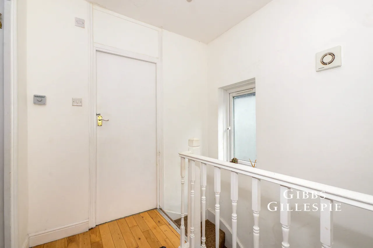 Roxeth Green Avenue, Harrow Fees Apply, HA2, photo 8
