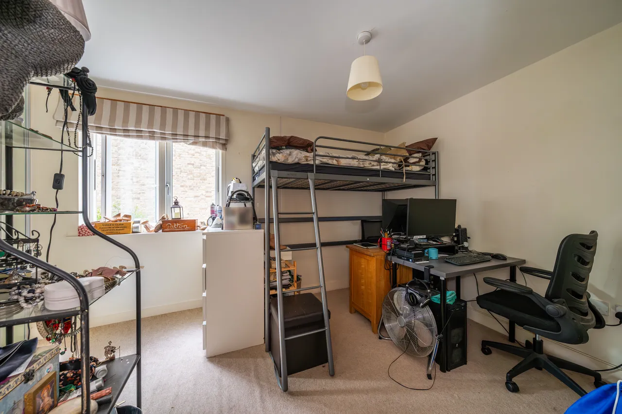 Upper Richmond Road, London, SW15, photo 7
