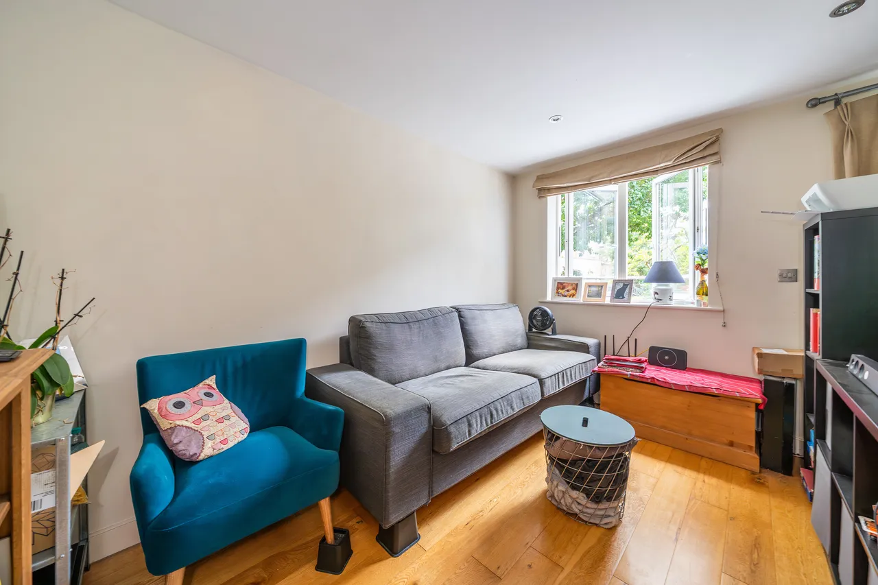 Upper Richmond Road, London, SW15, photo 4