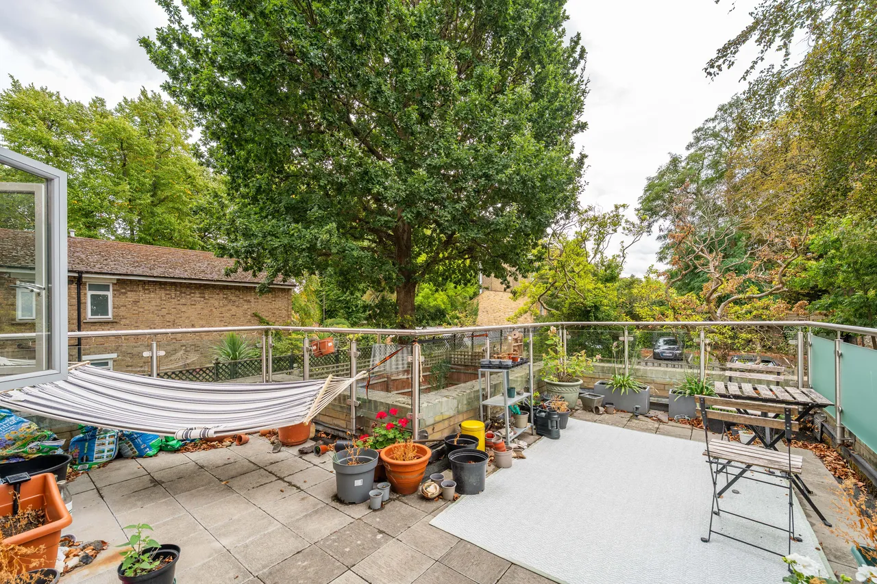 Upper Richmond Road, London, SW15, photo 5