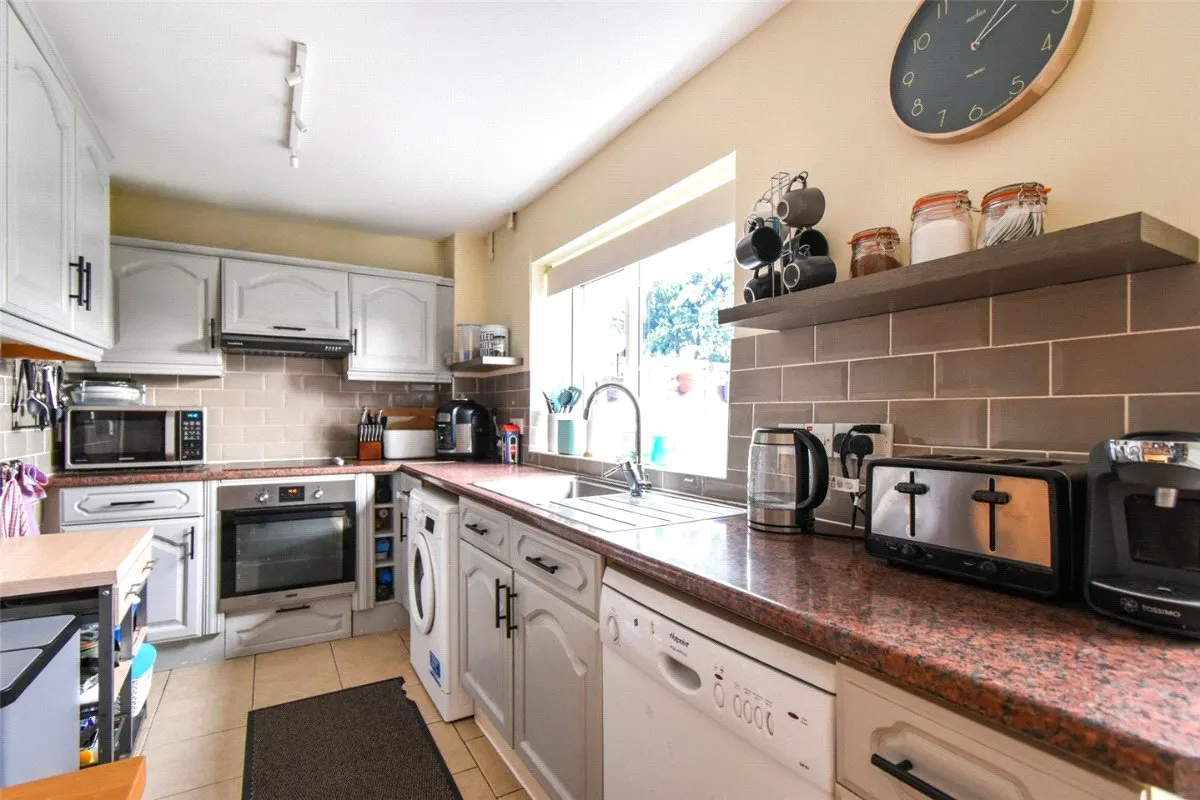 Rosebay Gardens, Hook, Hampshire, RG27 9PN, photo 9