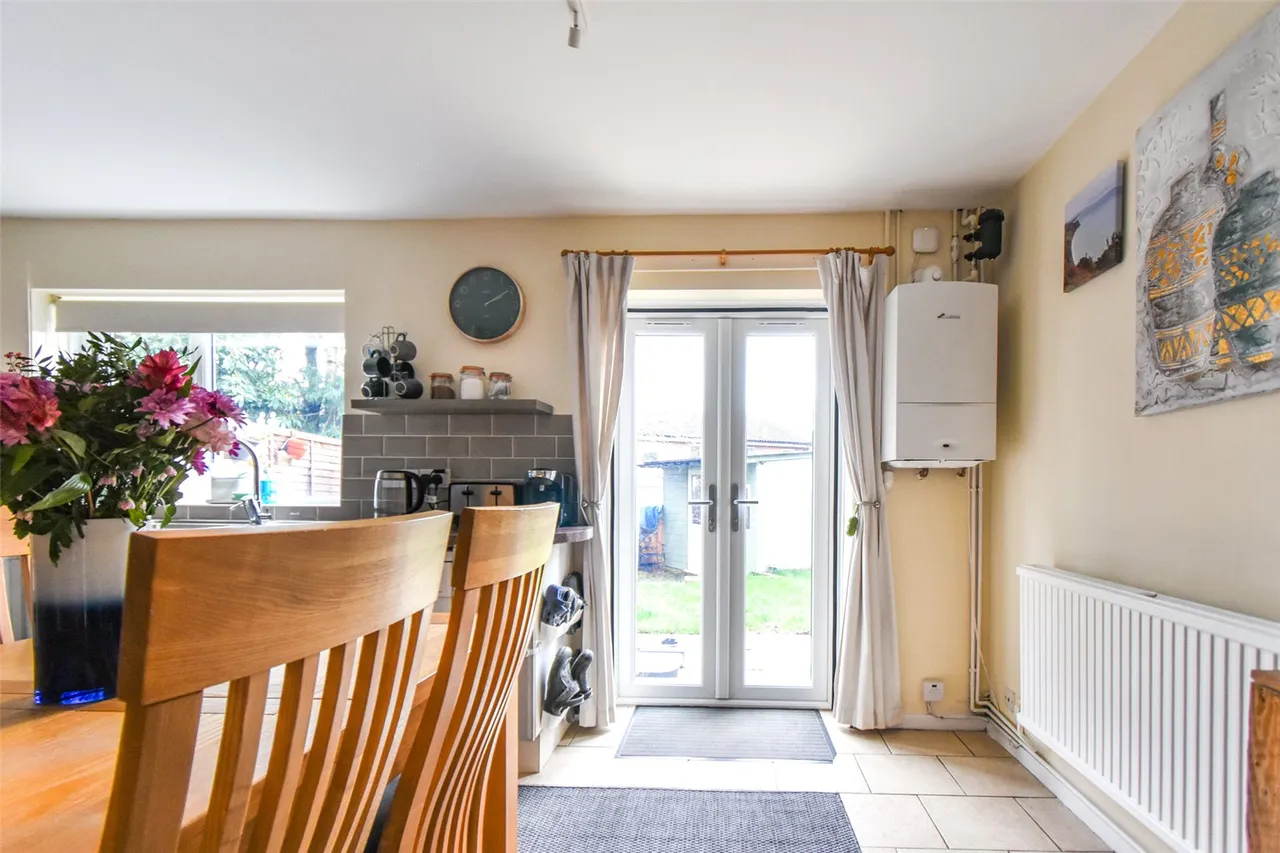 Rosebay Gardens, Hook, Hampshire, RG27 9PN, photo 11