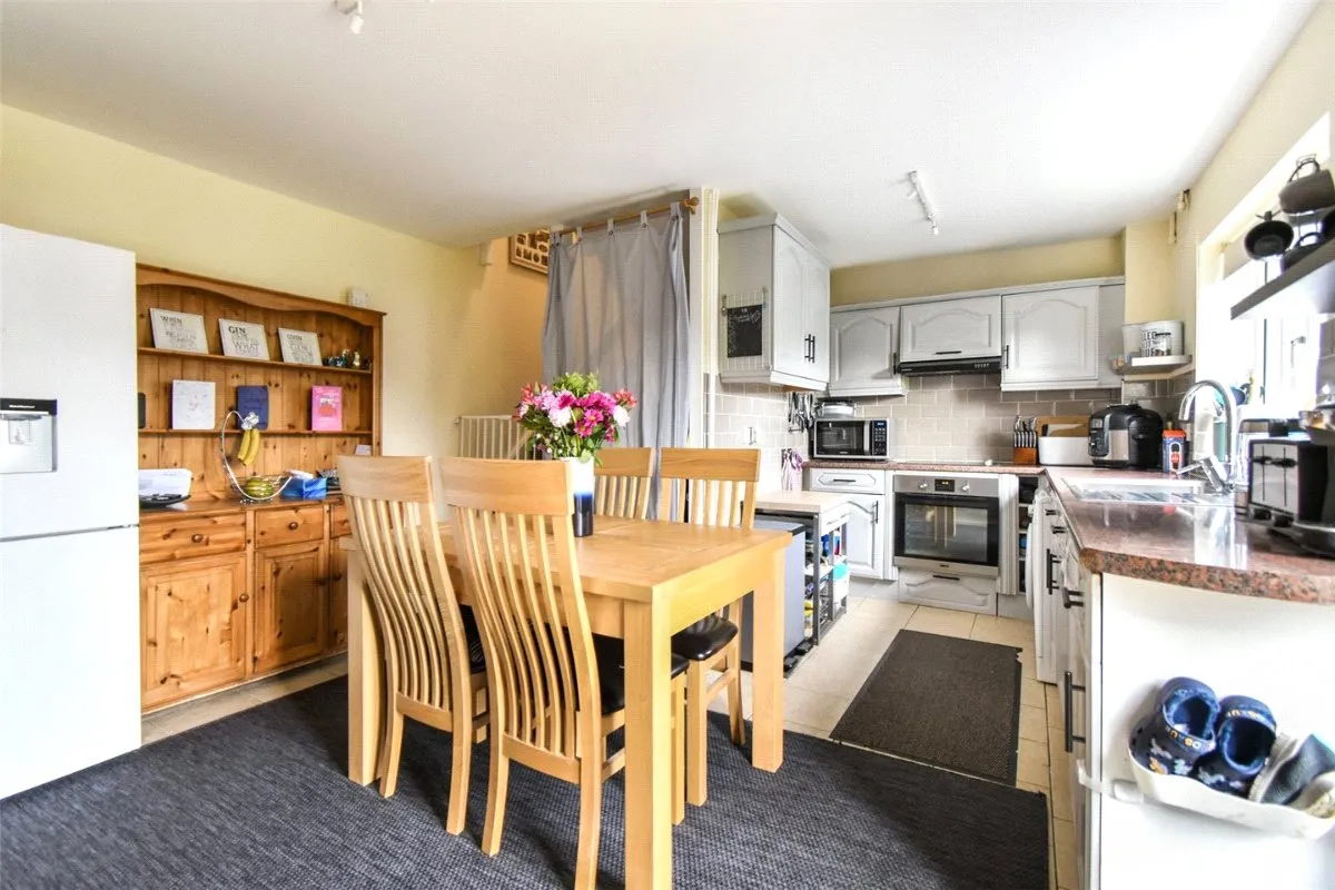 Rosebay Gardens, Hook, Hampshire, RG27 9PN, photo 10