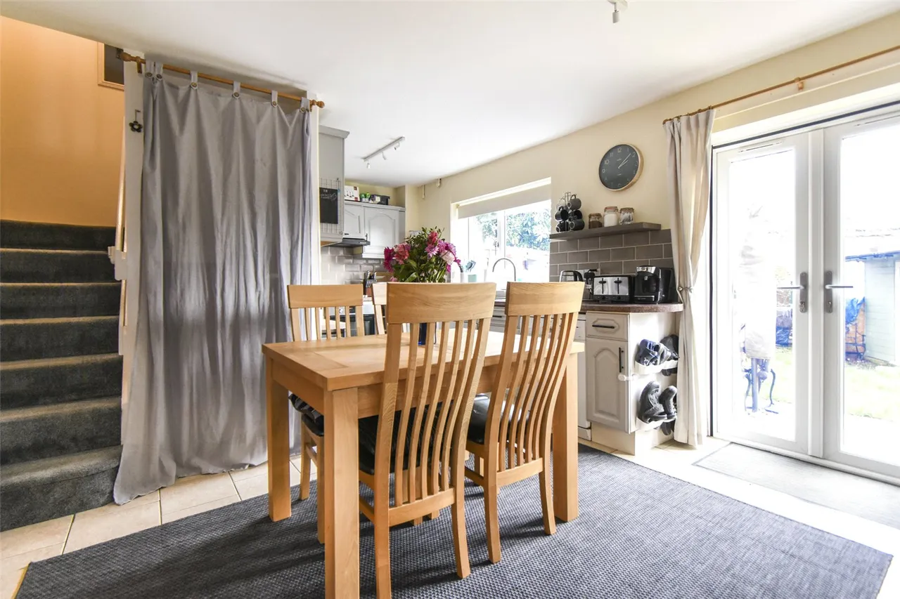 Rosebay Gardens, Hook, Hampshire, RG27 9PN, photo 4