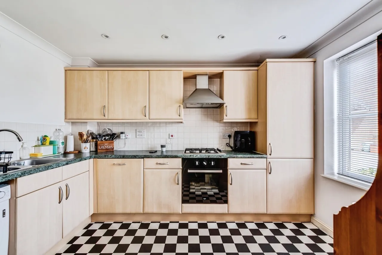 Sawyer Road, Swindon, Wiltshire, SN25, photo 3