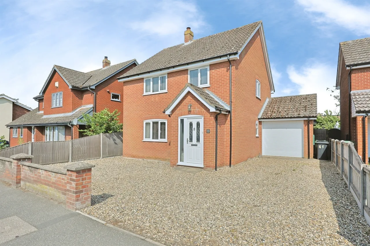3 bed house for sale — Norwich Road, Wymondham