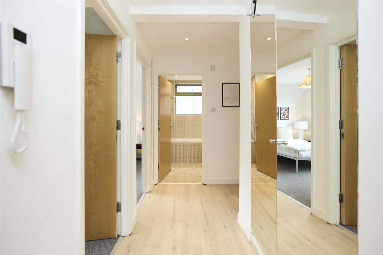 Pellerin Road, London, N16, photo 11