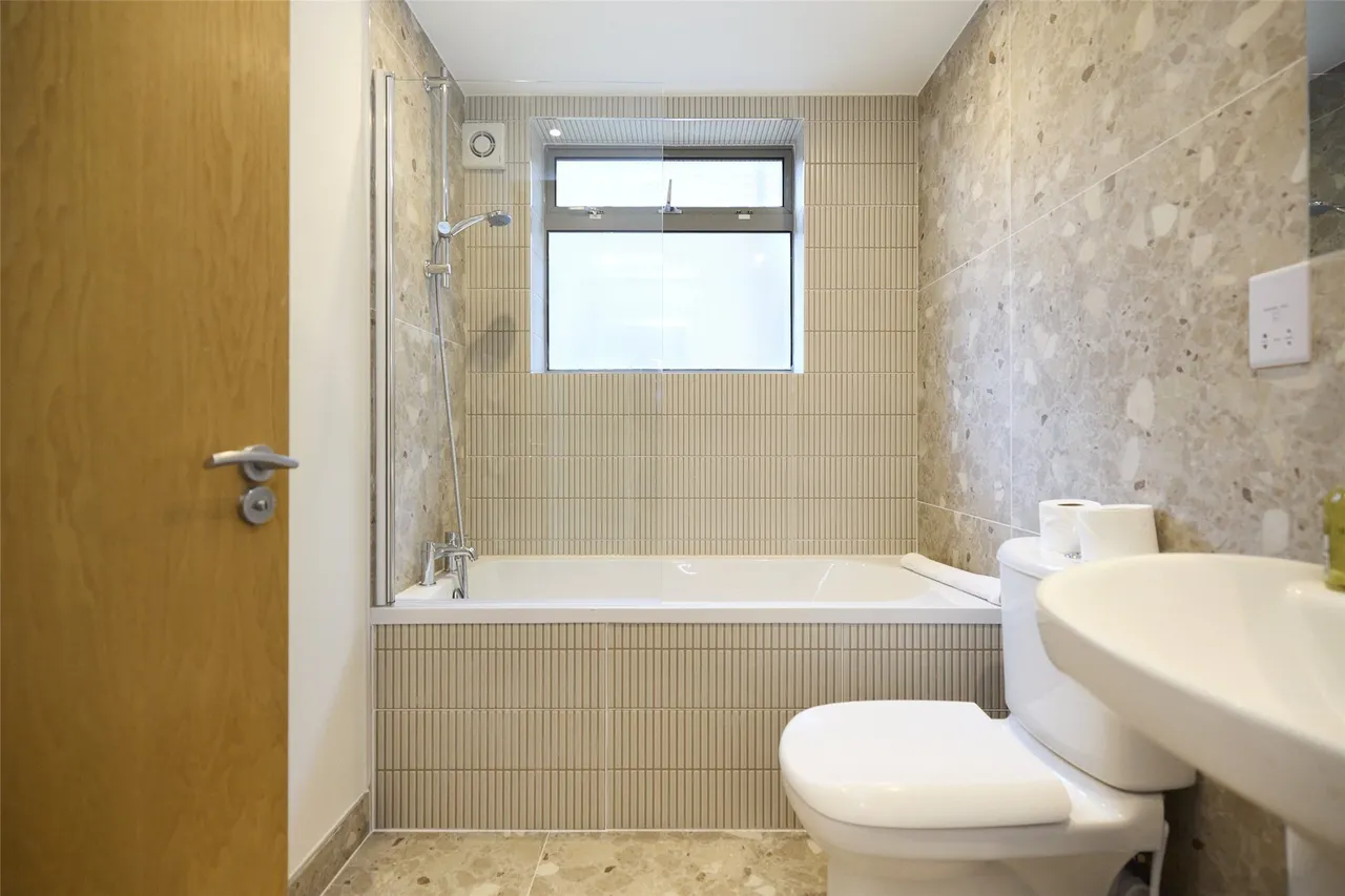 Pellerin Road, London, N16, photo 12