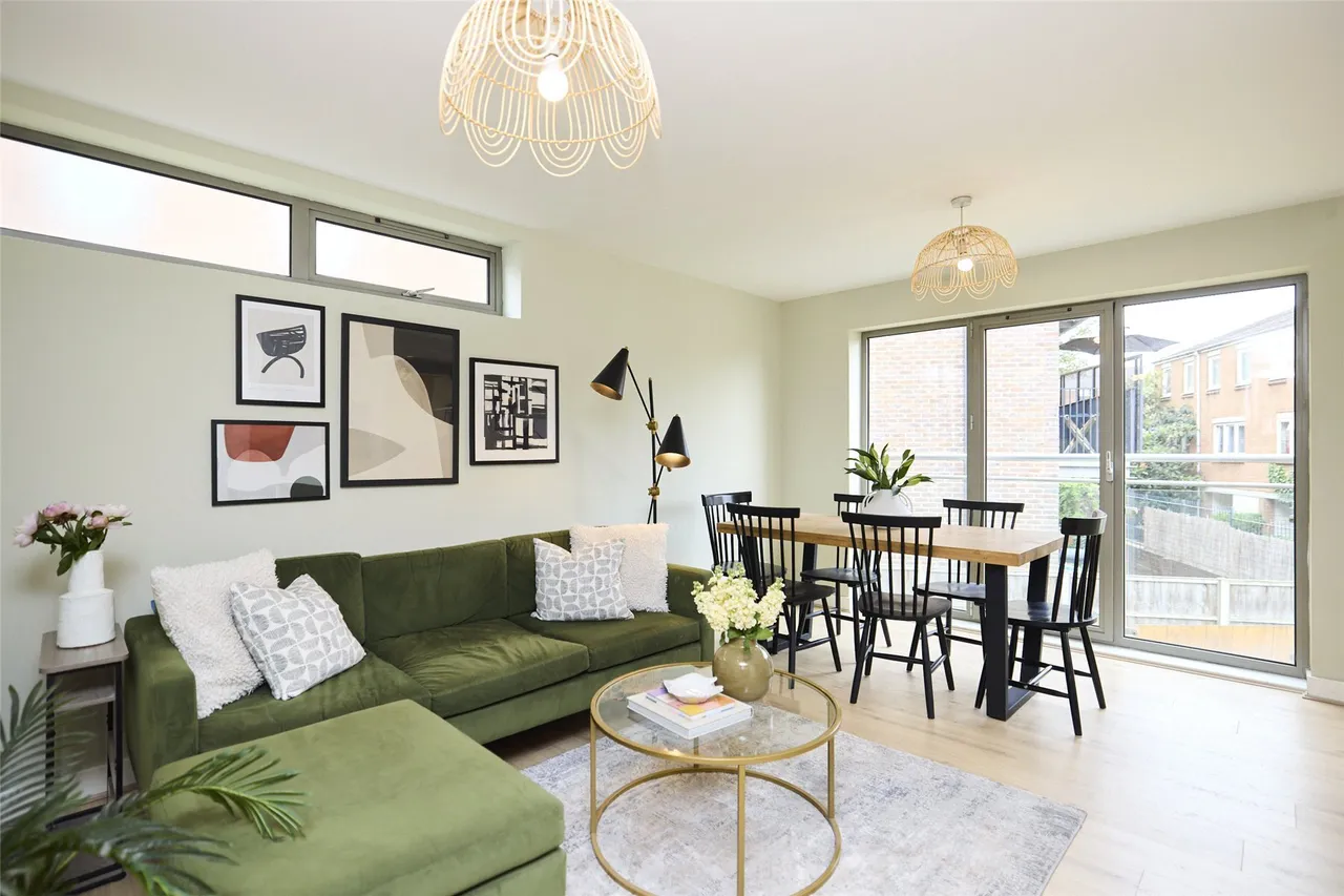 3 bed flat to rent, Pellerin Road, London, N16