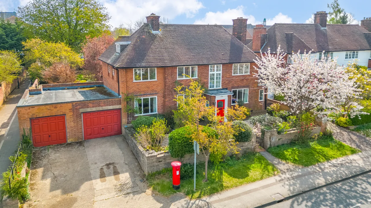 4 bed house for sale, Broadwater Avenue, Letchworth, SG6