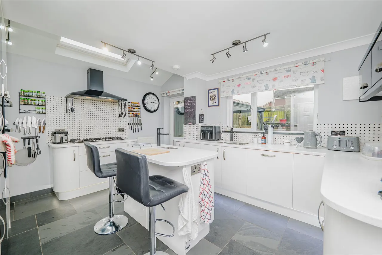 Sherbourne Close, Barry, CF62 8AQ, photo 11