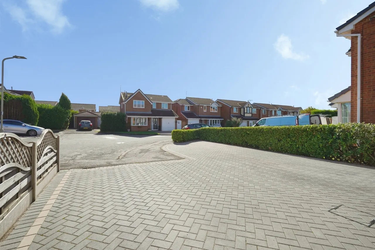 Briar Close, Hugglescote, LE67, photo 24