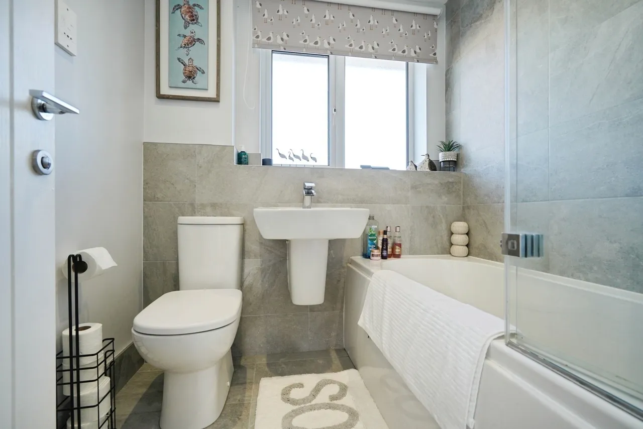 Briar Close, Hugglescote, LE67, photo 16
