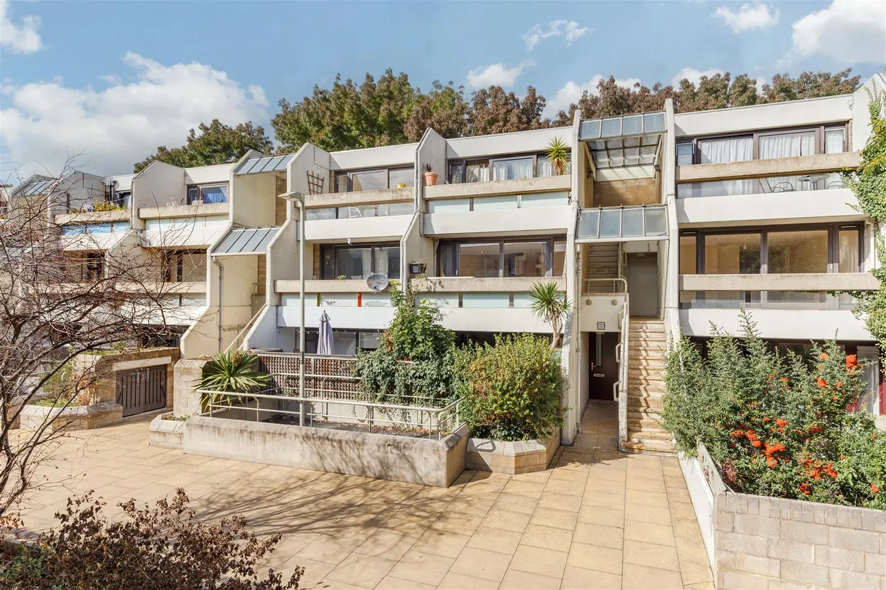 1 bed flat for sale, Sandstone Place, London, N19